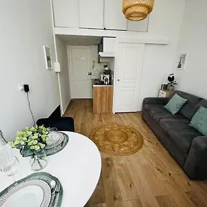 Joli Sur Le Port Appartement Cannes