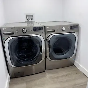 Apartment Chic 2 Bedr In Rosemont 12min Walk To Metro, Montreal